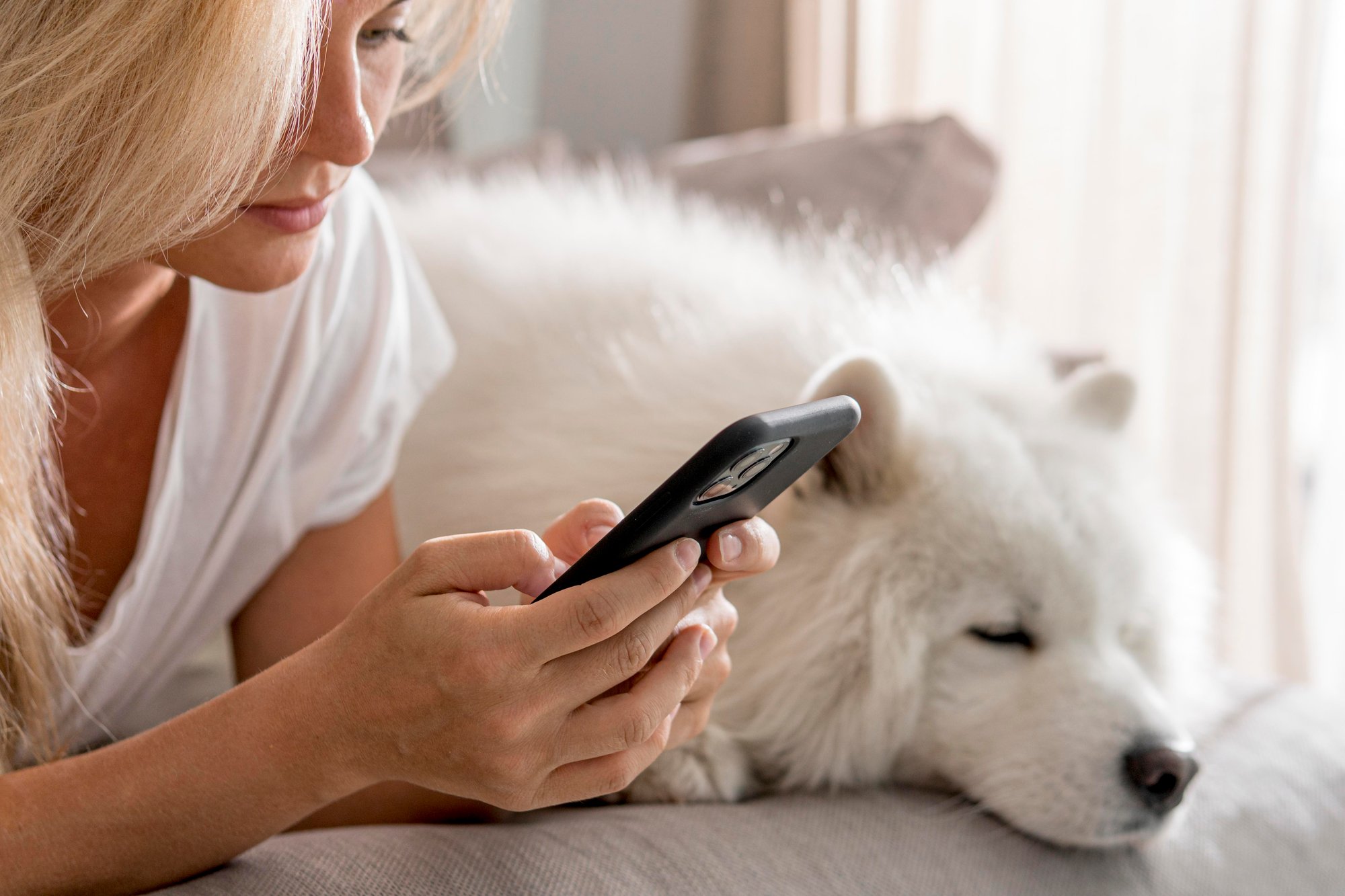 woman-spending-time-with-her-dor (1)
